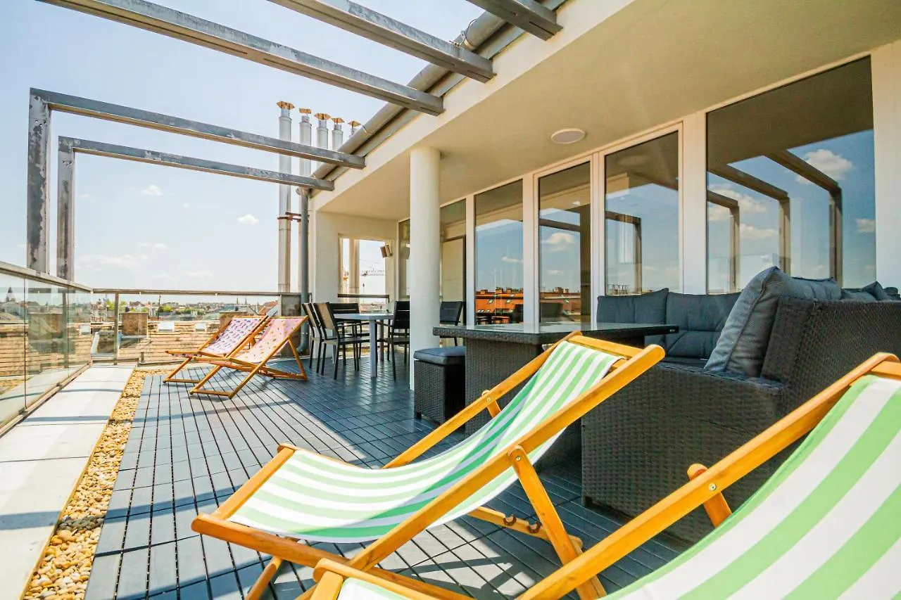 Luxury Apartment With Balcony In Downtown Budapest