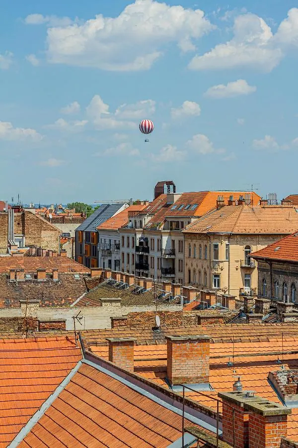 Luxury Apartment With Balcony In Downtown Budapest Hungary